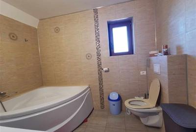 Casă cu 5 camere cu Canalizare în Central - 7