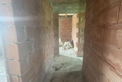 Casă cu 5 camere cu Teren 500 Mp în Central - 5