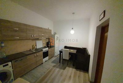 Casă cu 5 camere cu Canalizare în 23 August - 7