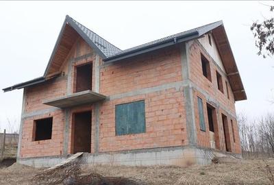 Casă individuală cu 8 camere cu Canalizare în Copou - 2