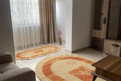 Apartament cu 2 camere decomandat în Podul de Fier
