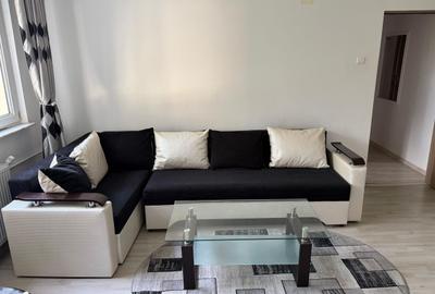 Apartament cu 3 camere semidecomandat în Banat
