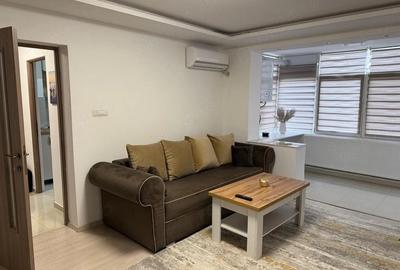 Apartament cu 2 camere semidecomandat în Calea București