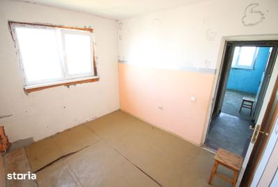 Apartament cu 3 camere decomandat în Micro 20