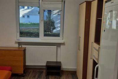 Apartament cu 2 camere decomandat în Rovinari