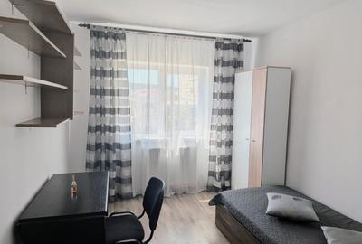 Apartament cu 4 camere decomandat în Gară