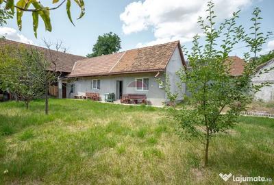 Casă cu 2 camere cu Teren 931 Mp în Șinca