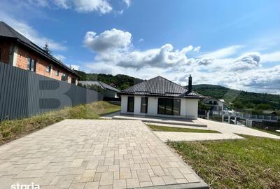 Casă cu 4 camere cu Teren 1000 Mp în Central