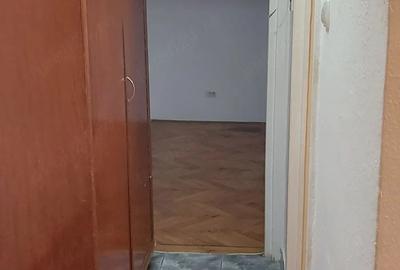 Apartament cu 2 camere decomandat în Precista