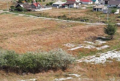 Teren de 432 mp, în Valu lui Traian - 3