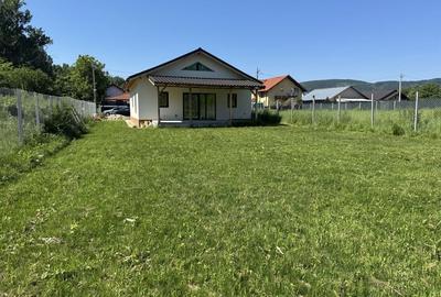 Casă cu 3 camere în Bujoreni - 8