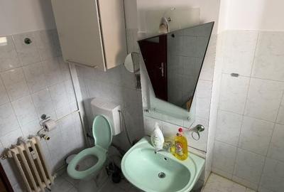 Apartament cu 2 camere decomandat în Sărari