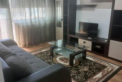 Apartament cu 2 camere decomandat în Casa de Cultură