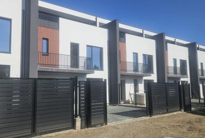 Casă cu 4 camere în Exterior Vest