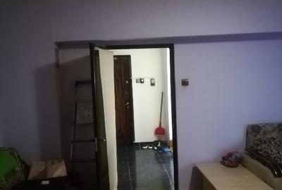 Apartament cu 2 camere semidecomandat în P-ța Muncii