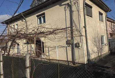 Casă cu 3 camere cu Teren 800 Mp în Amara - 1