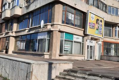 Spațiu comercial, de 340 mp, în Decebal - 2