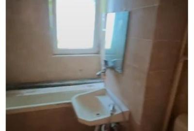 Apartament cu 3 camere decomandat în Central - 3