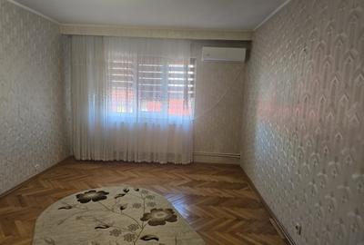 Apartament cu 3 camere decomandat în Casa de Cultură - 12