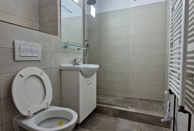 Garsonieră decomandată în Girocului