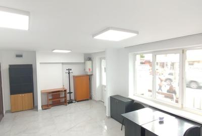 Spațiu comercial, de 46 mp, în Policlinica - 7