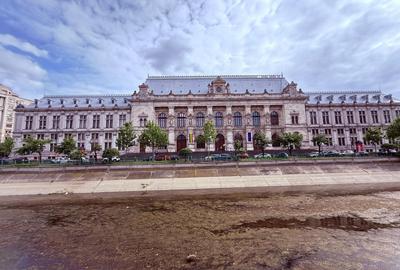 Spațiu comercial, de 92.839996337891 mp, în Centrul Istoric