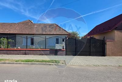 Casă cu 3 camere cu Teren 360 Mp în Central - 2