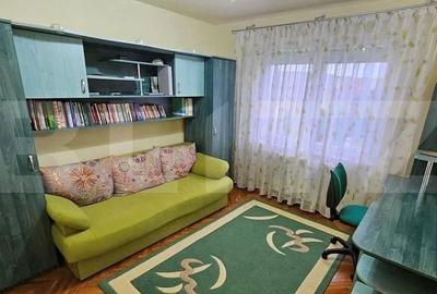 Apartament cu 3 camere decomandat în Pandurilor