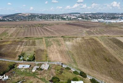 Teren de 20900 mp, în Miroslava