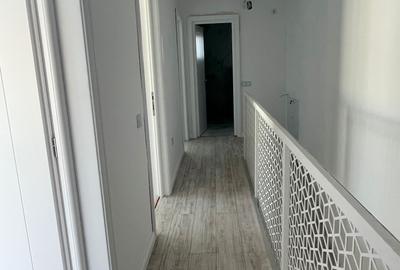 Casă cu 4 camere cu Canalizare în Central - 9