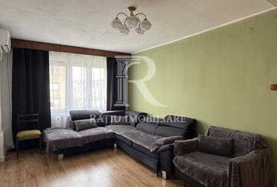 Apartament cu 4 camere semidecomandat în Rogerius
