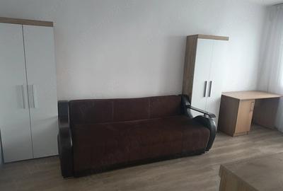 Garsonieră decomandată în Confecții