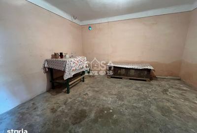 Casă cu 4 camere cu Teren 1300 Mp în Doicești - 14