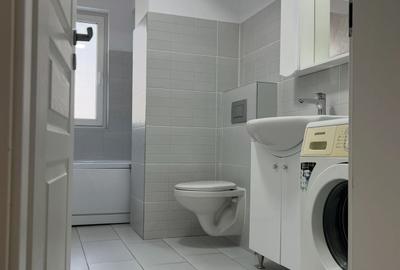 Apartament cu 3 camere decomandat în Valea Adâncă