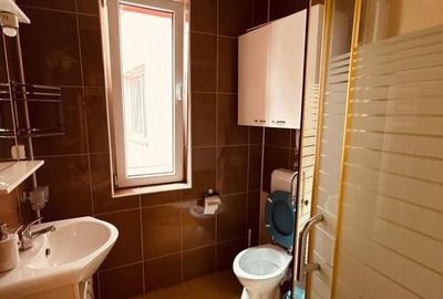 Apartament cu 3 camere decomandat în 7 Noiembrie - 7