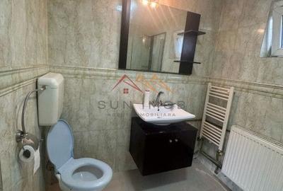 Casă cu 3 camere cu Canalizare în Central