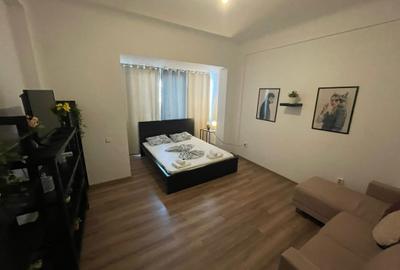 Apartament cu 4 camere decomandat în P-ța Universității - 12