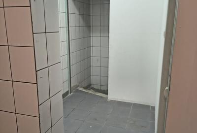 Spațiu comercial, de 56 mp, în Central - 13