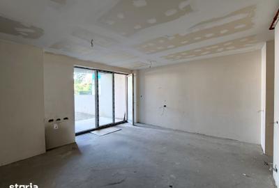 Apartament cu 3 camere în Tei