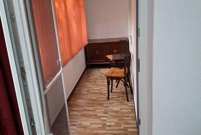 Apartament semidecomandat în Gorjului