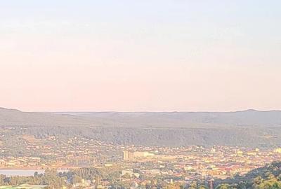 Teren de 2100 mp, în Dealul Malului