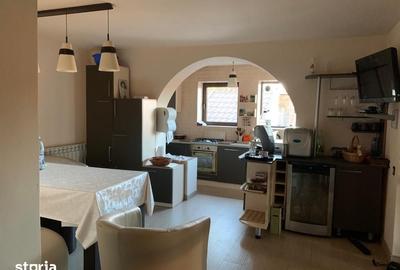 Casă cu 8 camere cu Teren 450 Mp în Clinceni