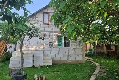 Casă cu 2 camere cu Teren 53 Mp în Măldăeni
