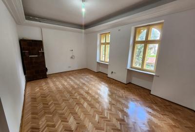 Apartament cu 3 camere decomandat în P-ța Unirii - 6