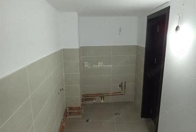 Casă cu Teren 1439 Mp în Socol - 8