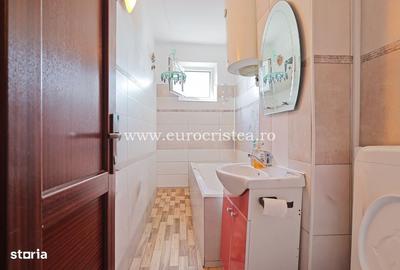 Apartament cu 4 camere semidecomandat în Central
