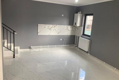 Casă cu 4 camere cu Teren 200 Mp în Sud - 2