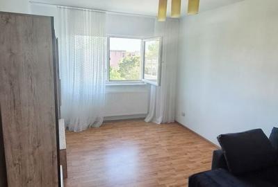 Apartament cu 3 camere decomandat în Sărari - 11