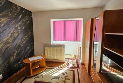 Apartament cu 3 camere semidecomandat în Central - 2