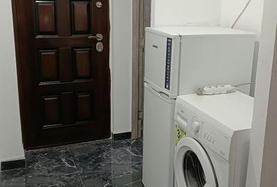 Apartament cu 2 camere semidecomandat în Craiovița Nouă